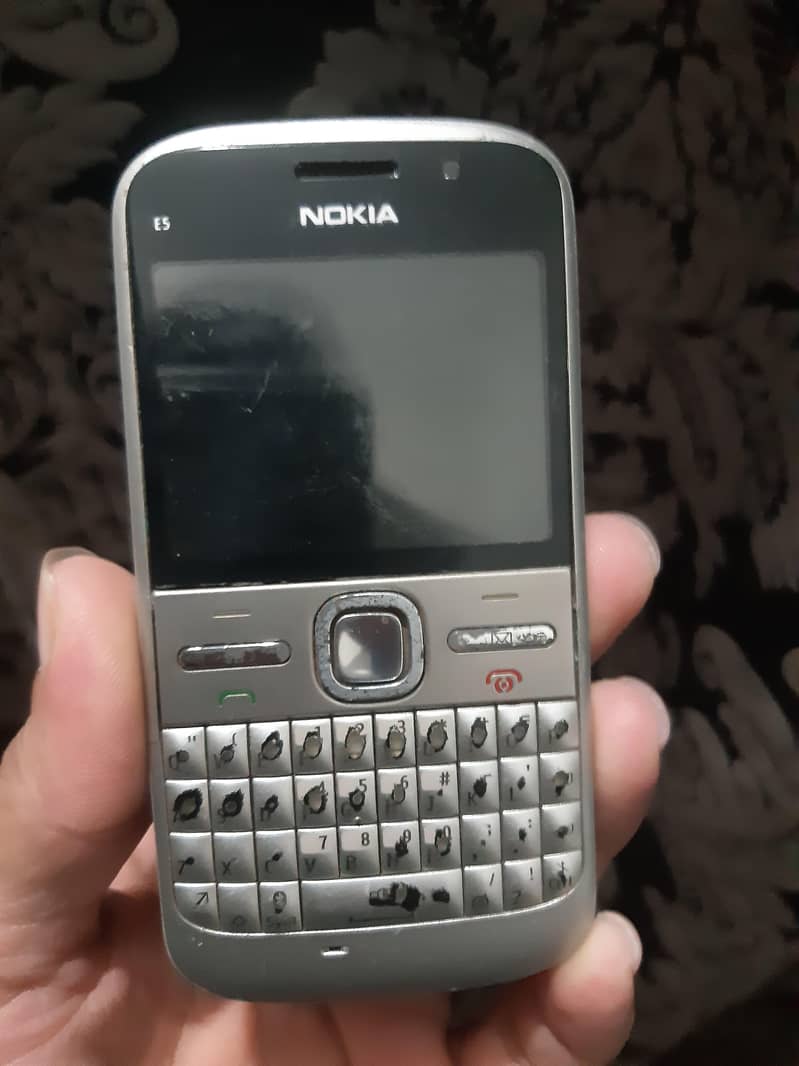 Nokia E5 0