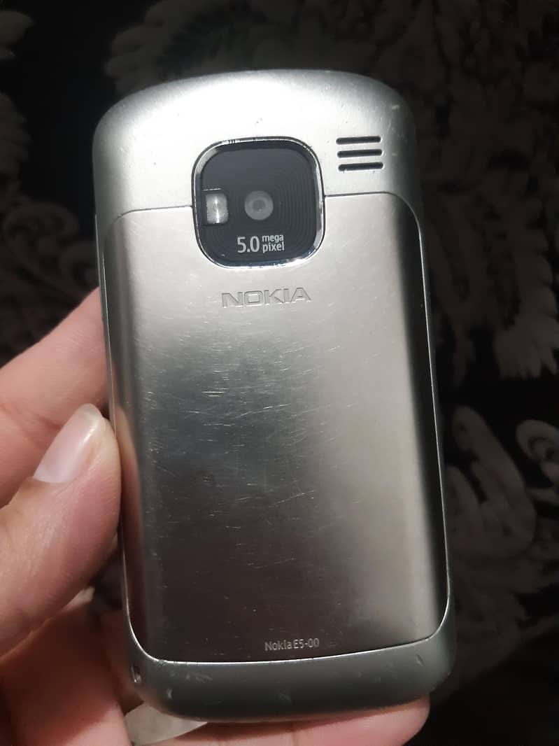Nokia E5 1
