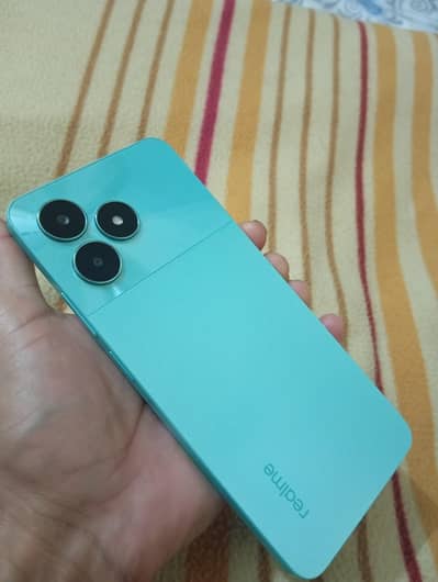 realme c51 4gb+128gb battery 100%