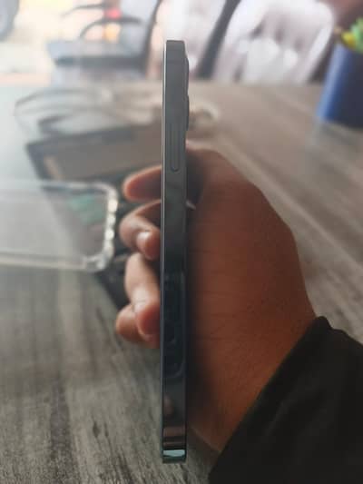 iPhone 12 pro 128 gb jv 10 by 8