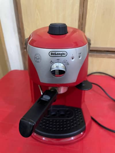 Delonghi Italy 3 in 1 Espresso / Cappuccino Coffee Maker