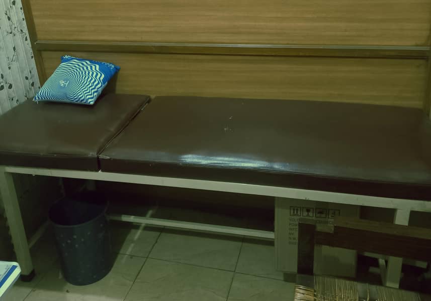Examination Couch 1