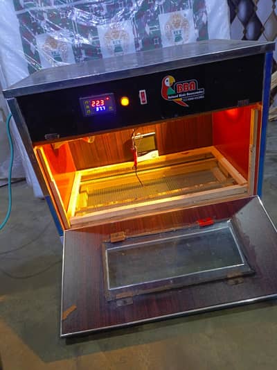 Premium quality incubator available for sale