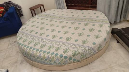 KING SIZE LUXURY BED WITH MATTRESS