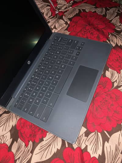 HP Chrombook 4GB Ram 32GB memory