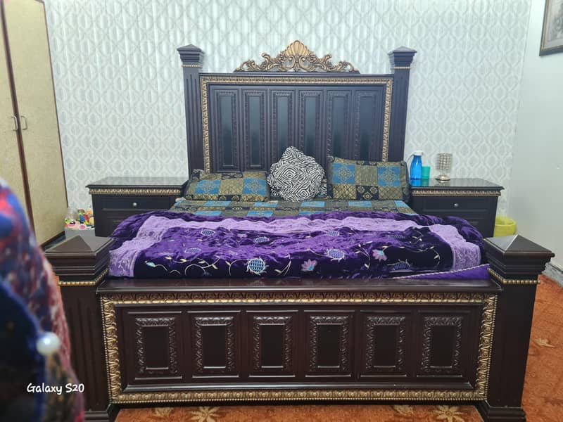 Solid Wood Designer Bed Set 0