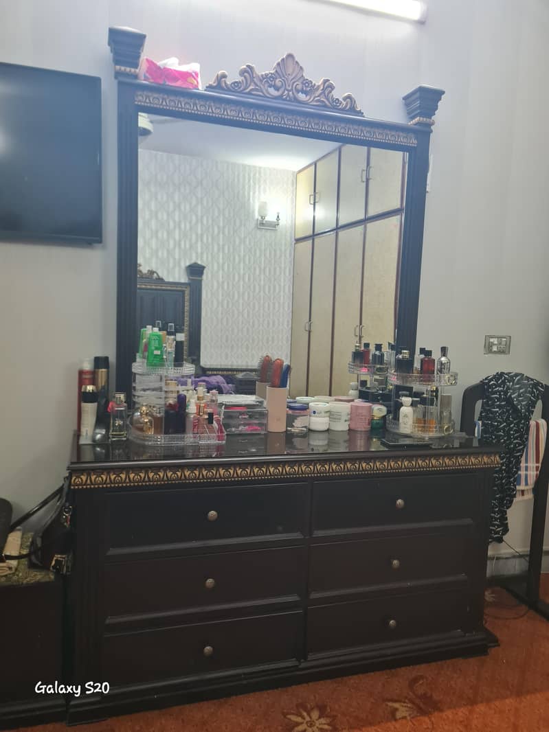 Solid Wood Designer Bed Set 6