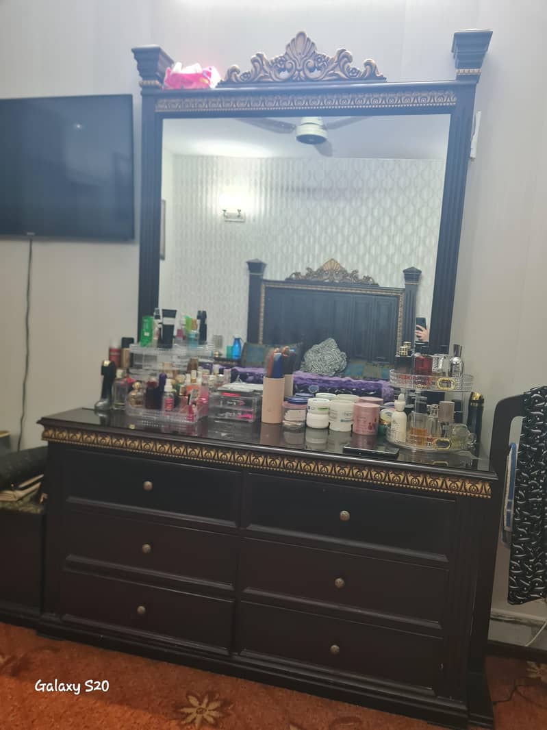 Solid Wood Designer Bed Set 7