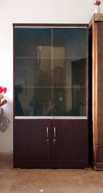 Elegant Wooden Crockery Showcase