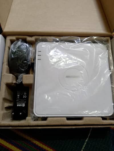 8 channel DVR with 4 x cameras, 1 x wire roll pure copper,500 gb hard