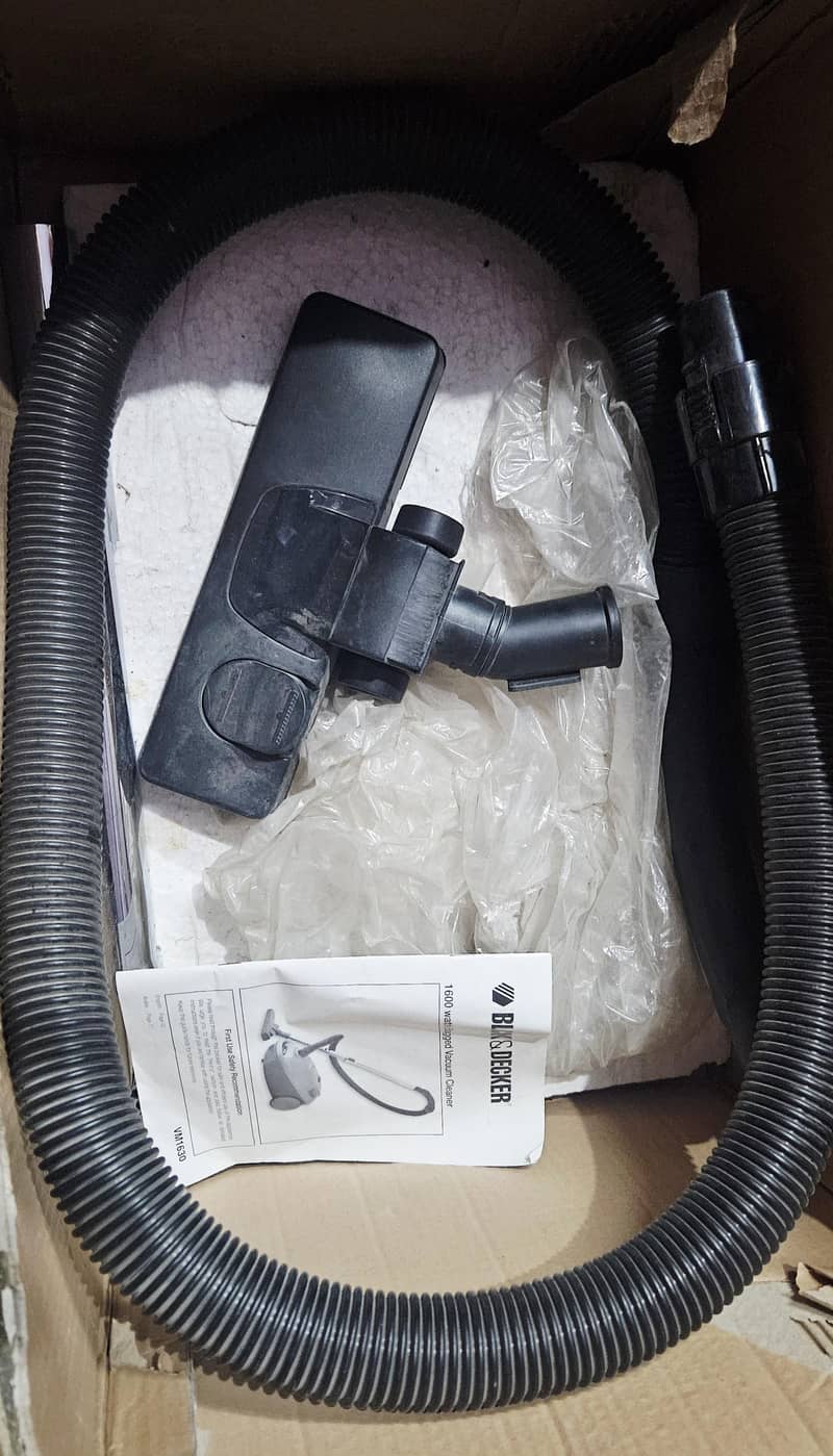 Black&Decker Vecuum Cleaner 5