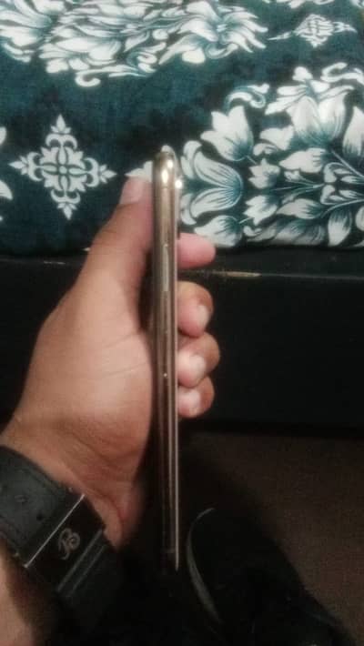 Iphone xs max pta approved 64gb