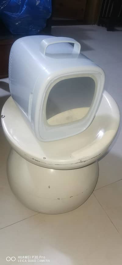 Small cosmetic fridge