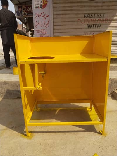 Frier and display counter for sale new zero condition