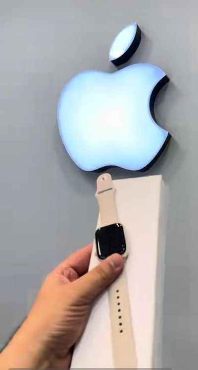 white color watch in water proof