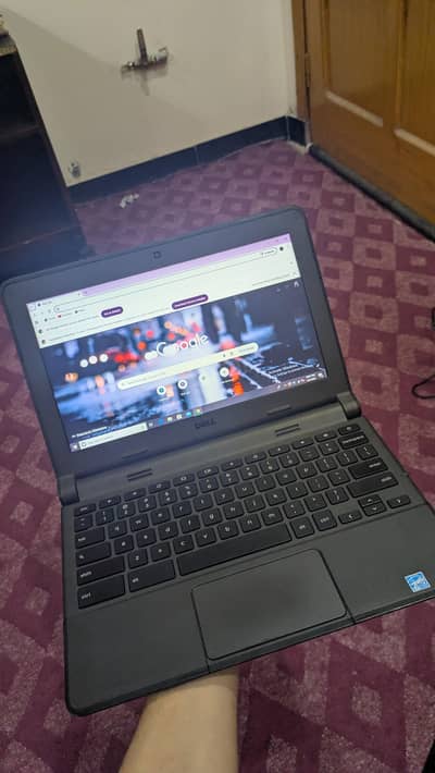 window chrome book  ( window 10 pro installed) 4/16