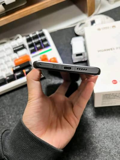 Huawei p30 Pro 8 GB Ram 256gb my WhatsApp number 03193220605