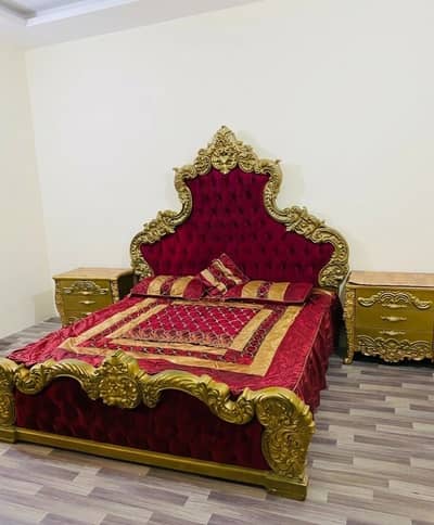 Complete bed set with cub board, dressing and showcase