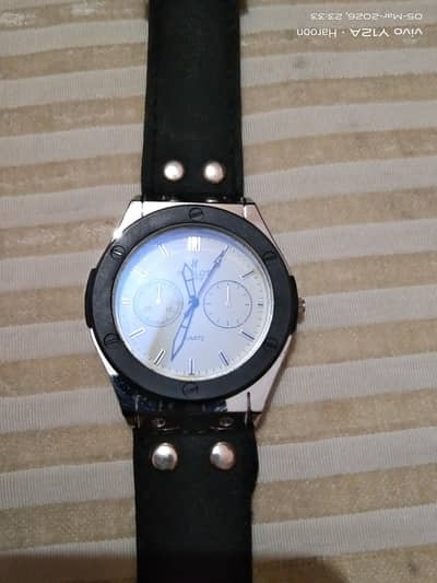 watch for sale  10/10 condition  strong strap no any fau