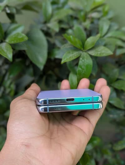 Samsung z flip 4 [5g]  pta approved like new 8/128gb ph#03291320008