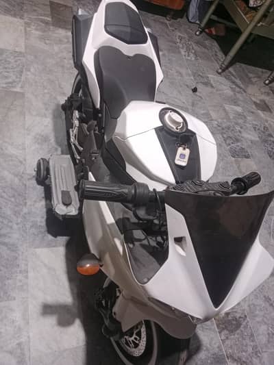 white bike, key features, light system