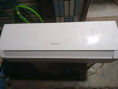Gree 1.5 ton d,c inverter
