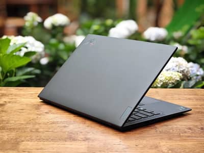lenovo x1 carbon | core  i5 11th gen || 4.4GHz || slim and smart