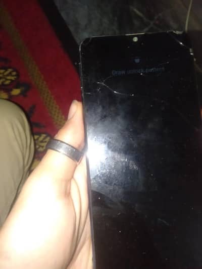 screen ma Thora crash hai or front camera thora sai nai ha or sb ok ha