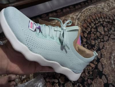Brand New Skechers Massage Fit - Women's 7.5 - Mint Colour