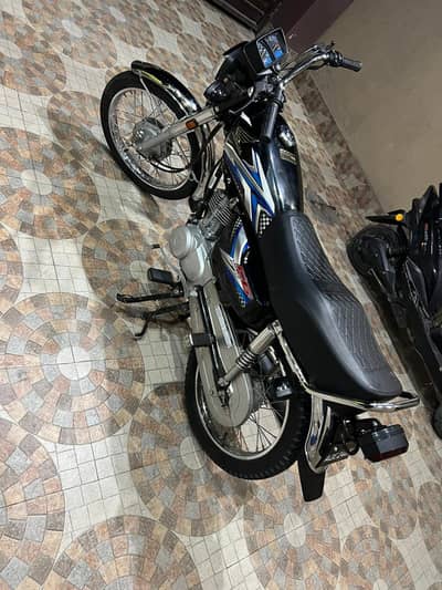 Honda 125 Black 2025