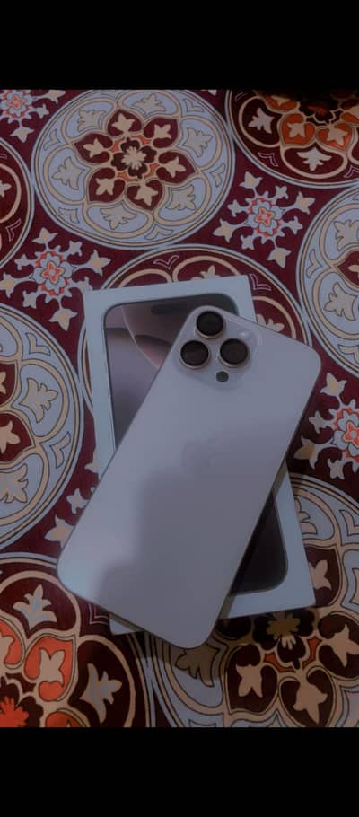 iPhone 16 pro max J. v