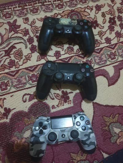 PS4 contollers