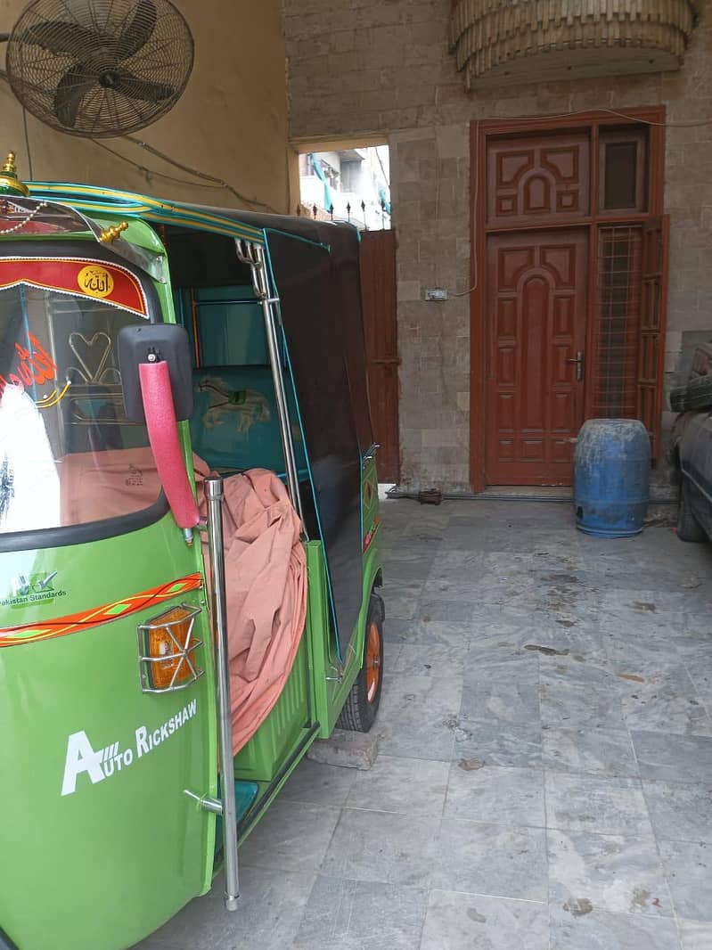 نیو ایشیا اٹو رکشہ گرین کلر نیو کنڈیشن بہت کم چلا ہوا دو انجن ائل چینج 0