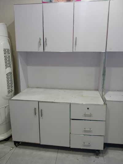 Almirah/racks/cupboard