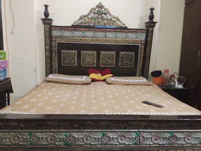King size bed reasonable price urgent sale
