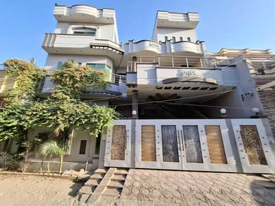 10 Marla House available for Rent