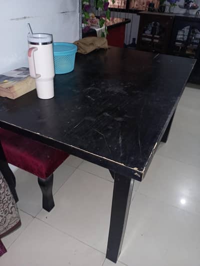 selling dinner table