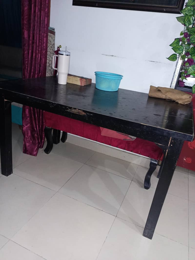 selling dinner table 1