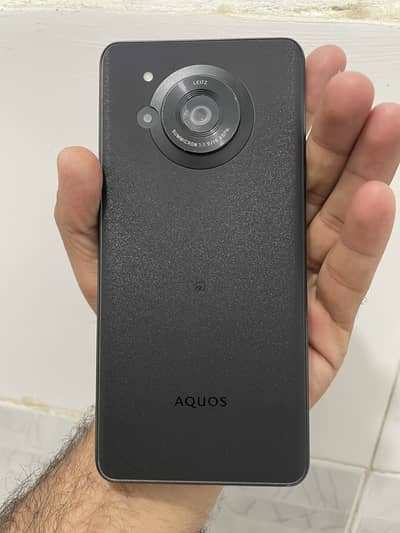 Sharp Aquos R7  12/256 offical pta approved