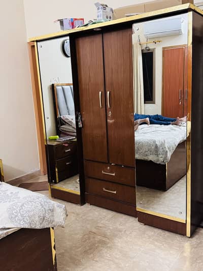 Complete bedset for sale only 3 years used