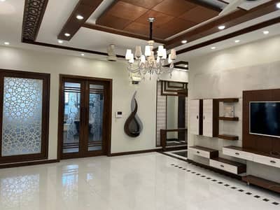 1-KANAL SLIGHTLY USED FULLY MAINTAINED SUPER HOT LOCATED BUNGALOW IS AVAILABLE FOR SALE IN THE BEST BLOCK OF PHASE 5 DHA LAHORE. ORIGINAL PICTURES ATTACHED.