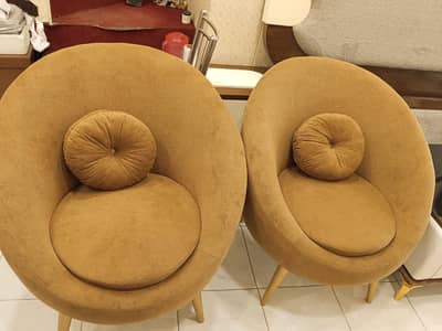 Egg Chairs 2 +coffee table