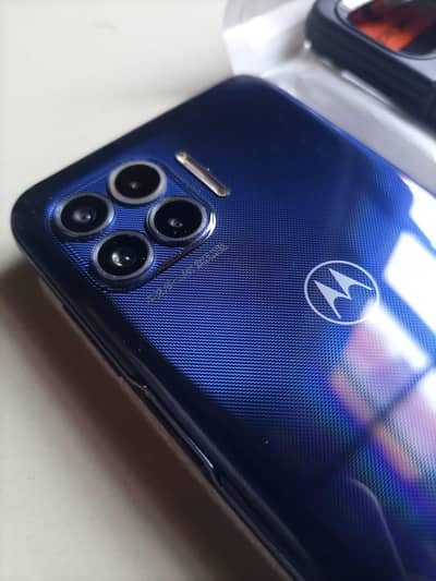 Motorola 4/128  with Accessories