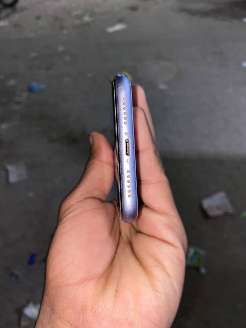 iPhone 11 8
