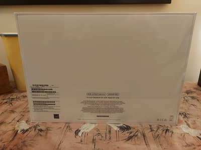 MacBook Air M1 box back