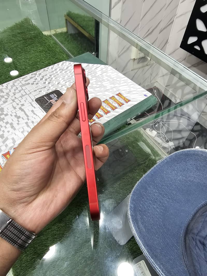 iPhone 13 2