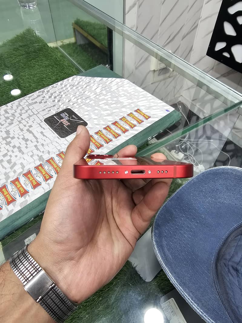 iPhone 13 3