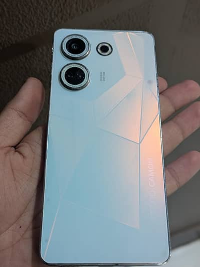 techno coman 20  8 256  with box or orgnal charger