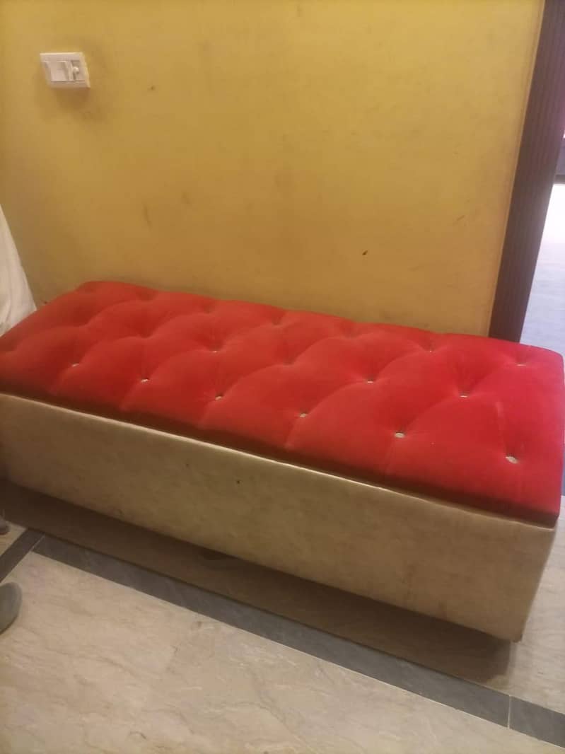 ottomon sofa 0