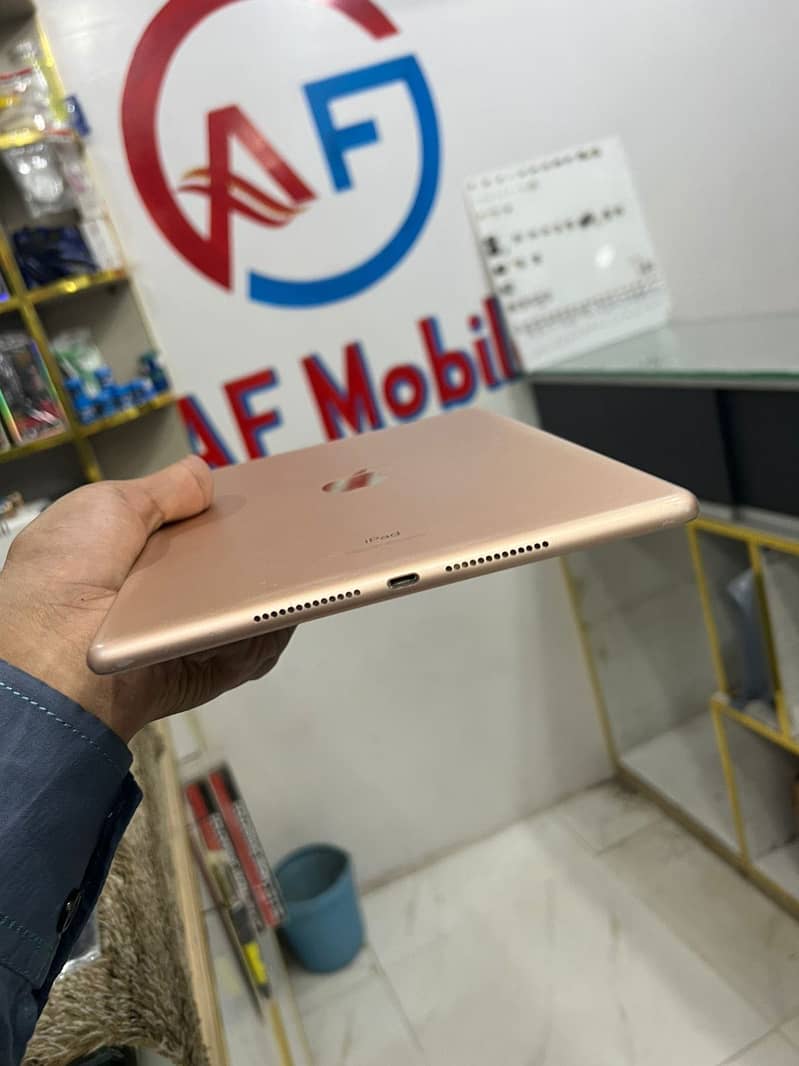 Ipad 8th generation 4